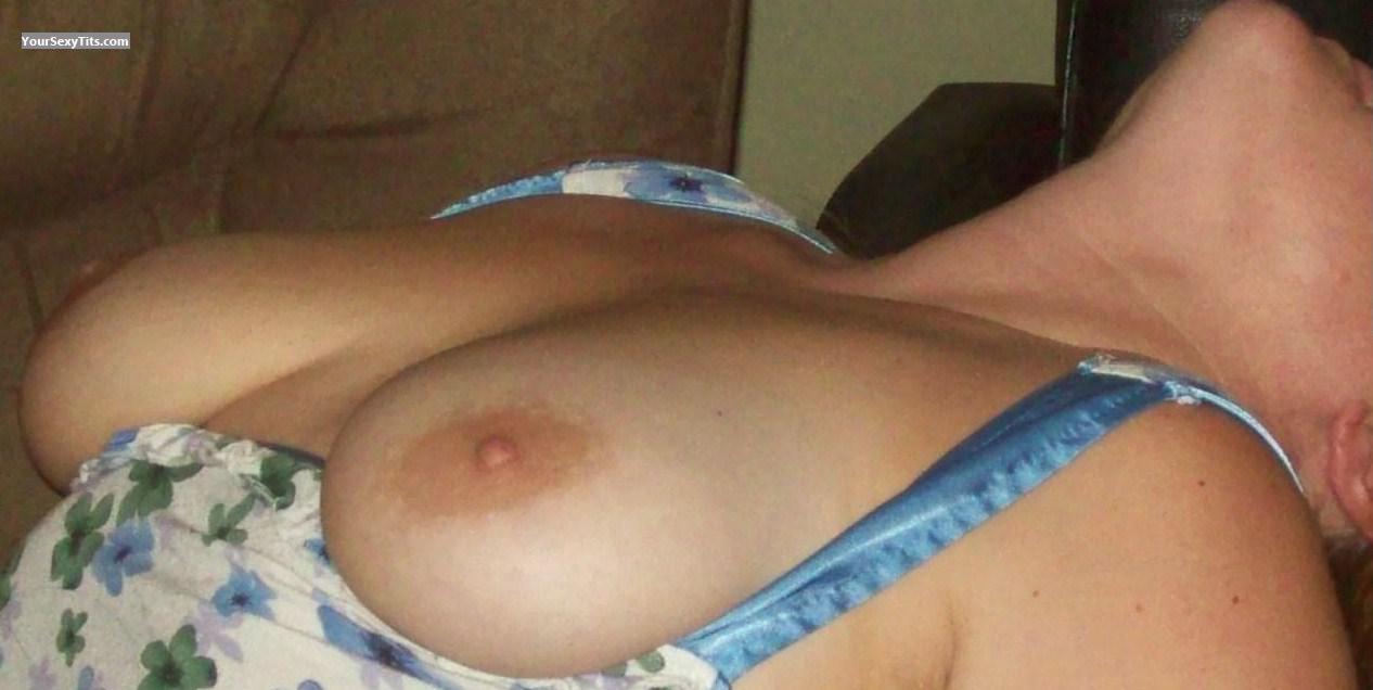 Tit Flash: Medium Tits - Sexy Beast from United States